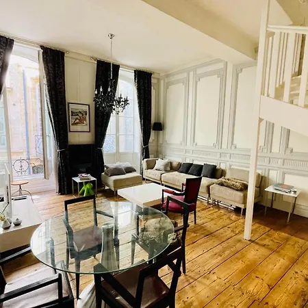 T4 In The Heart Of Old Close To Amenities